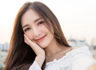 若い女性